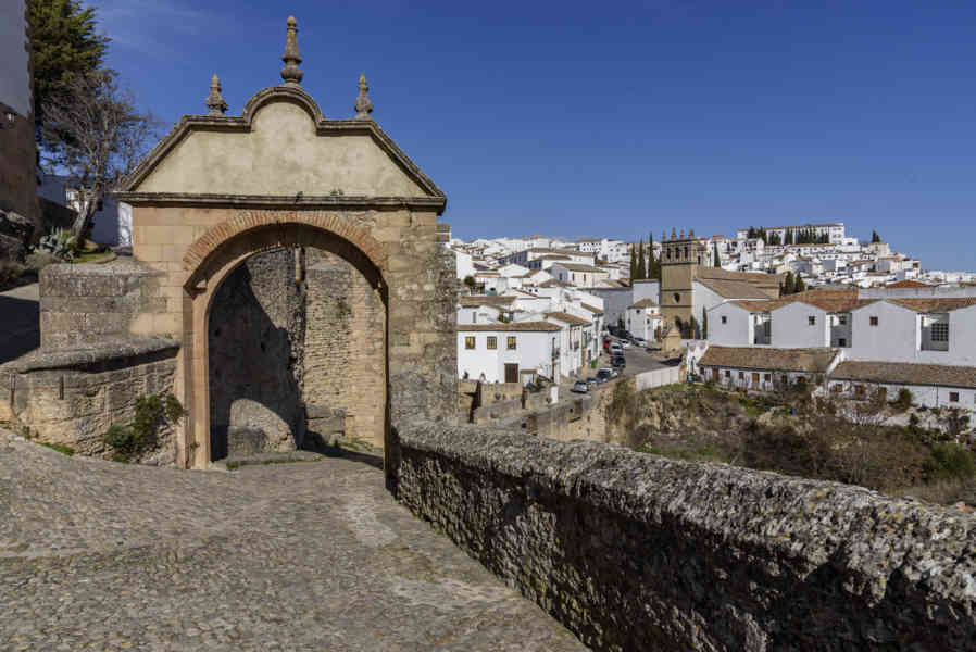 Málaga - Ronda 065 - Arco o Puerta de Felipe V.jpg